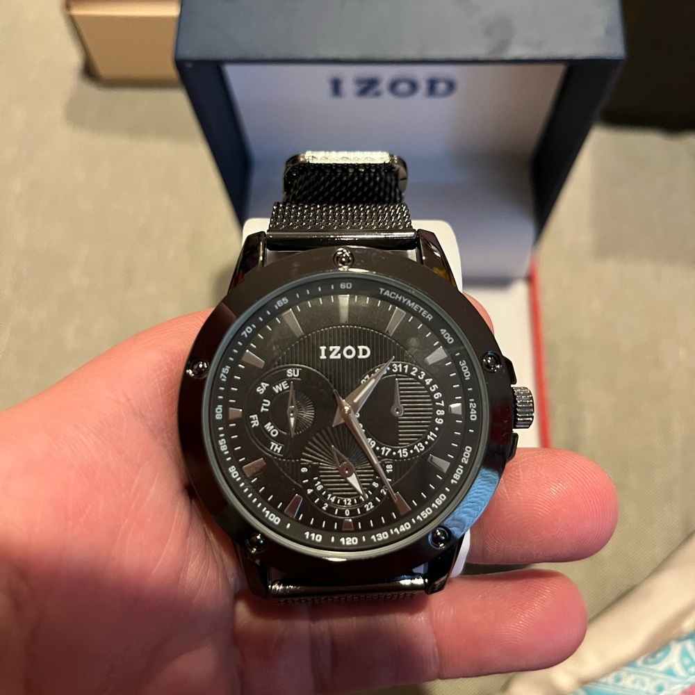 Izod wristwatch
